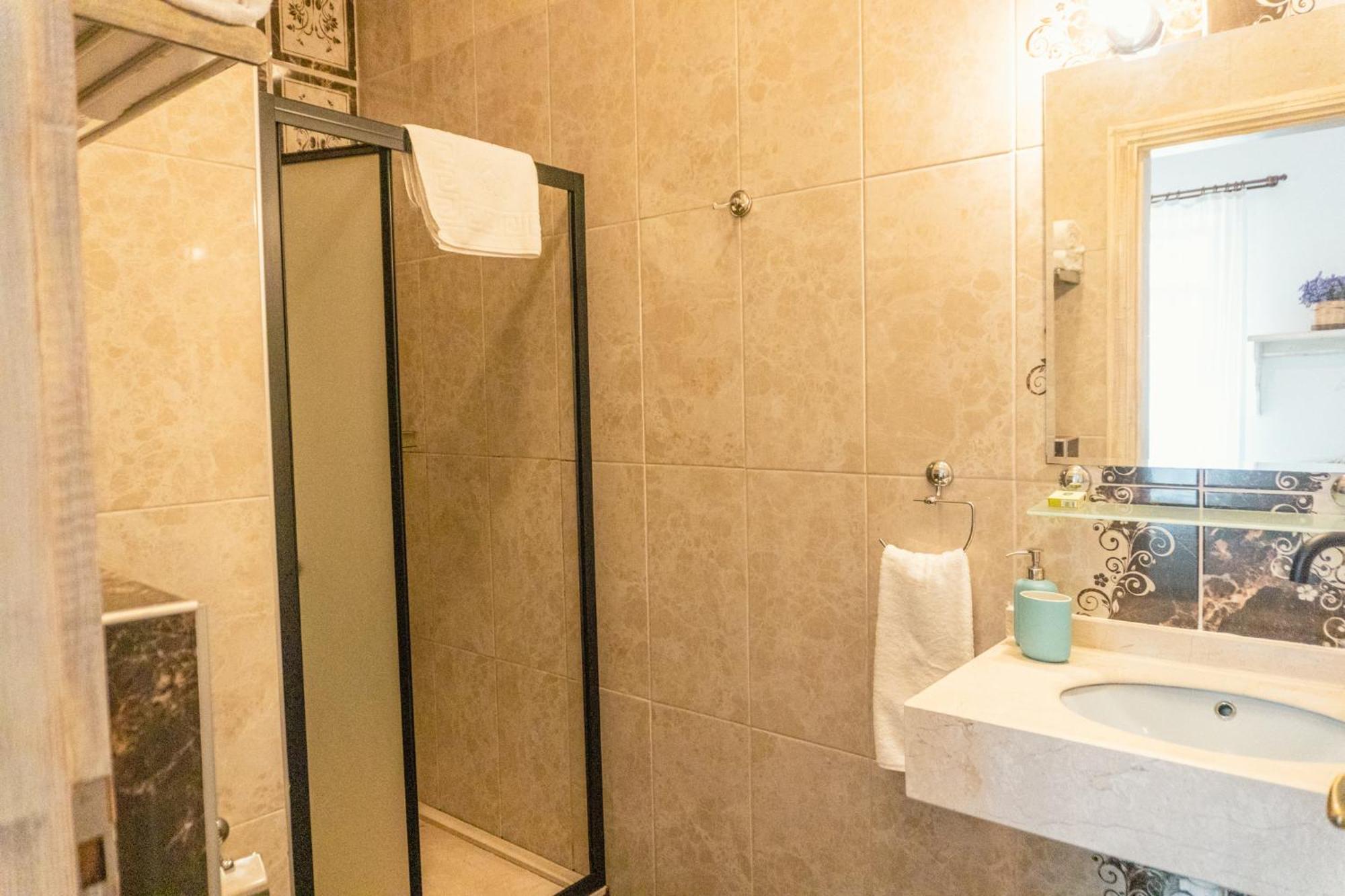 Cunda Mor Limon Otel Ayvalik Luaran gambar